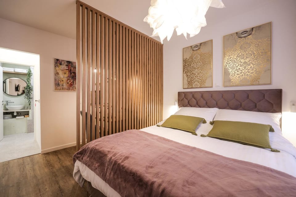 Bed, Bathroom, Bedroom