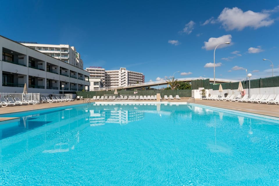 Property building, Swimming pool, Swimming pool