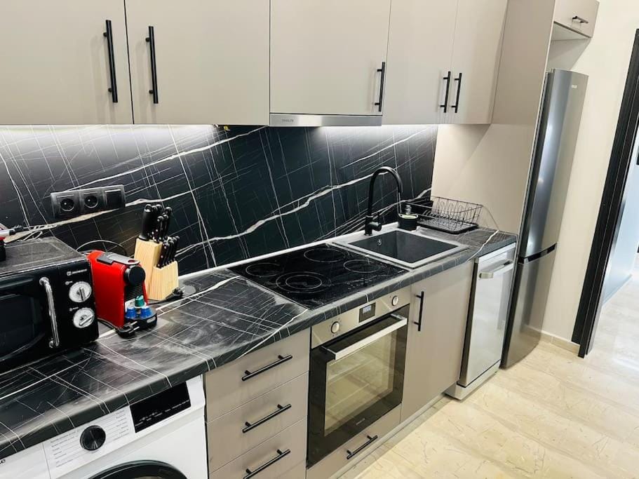Port Brown Suite 1 Apartment in Pireas