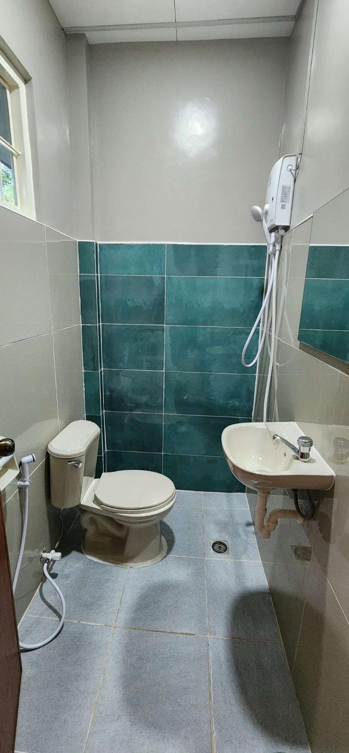 Shower, Toilet, Bathroom, bidet