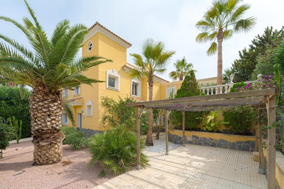 Cala Dor Villa 4 Bed 3 Bath Private Pool House in Alacantí
