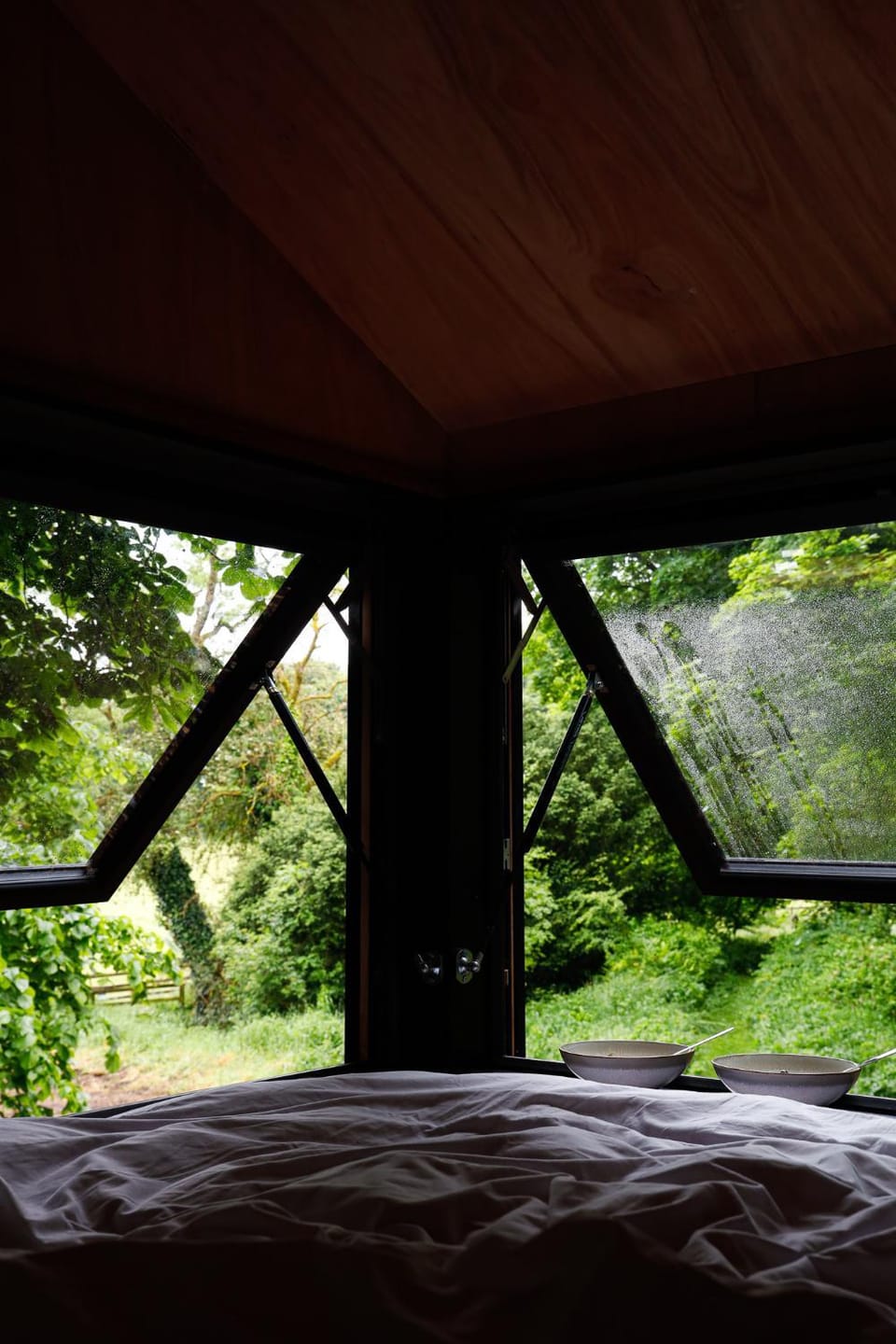 Spring, Bed, Day, Natural landscape, Bedroom, Garden view