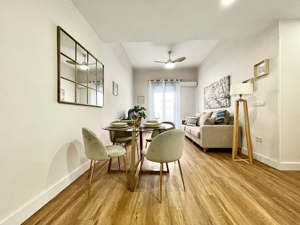 TV and multimedia, Living room, Dining area