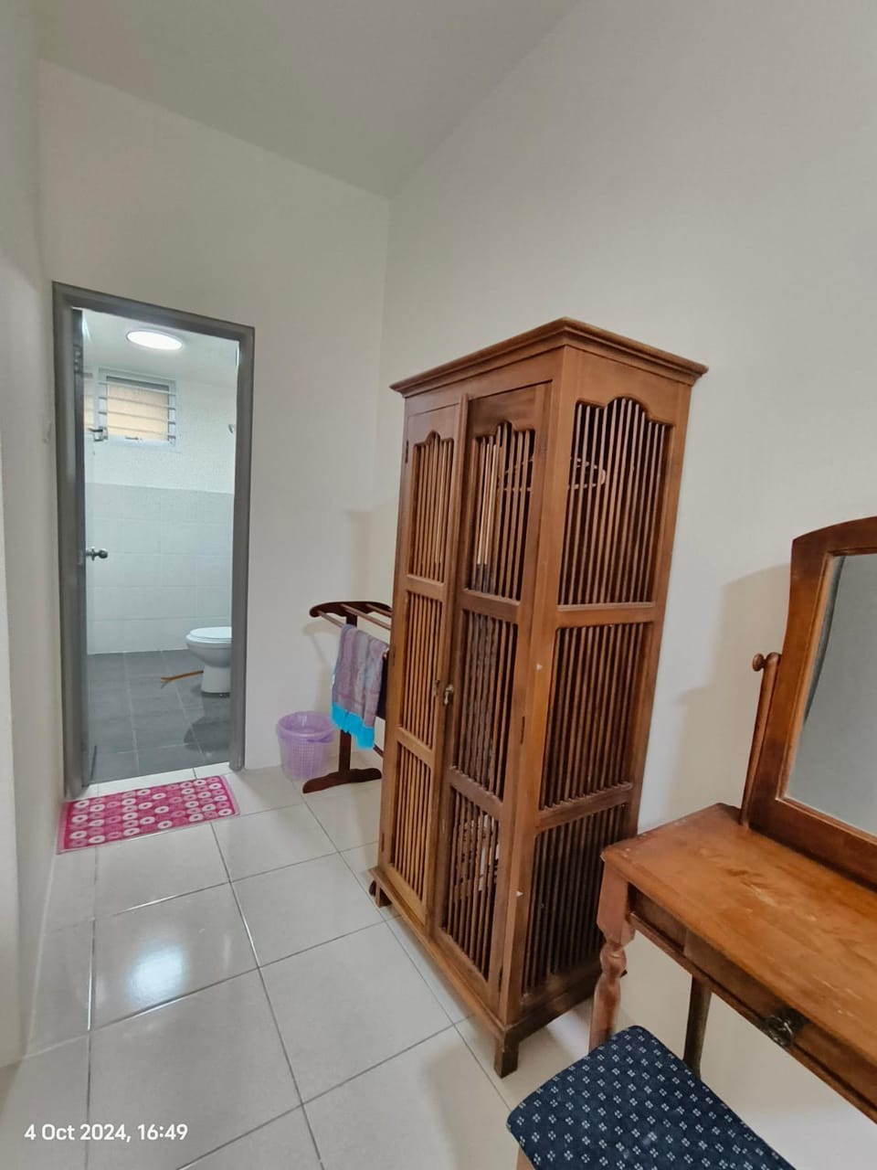 Toilet, Bedroom