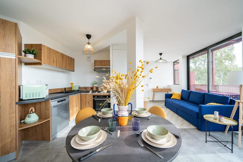 Renovated apartment with balcony and parking Apartment in Saint-Raphael