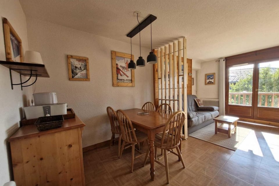 Cosy apartment with balcony and mountain view Apartment in Haute-Savoie