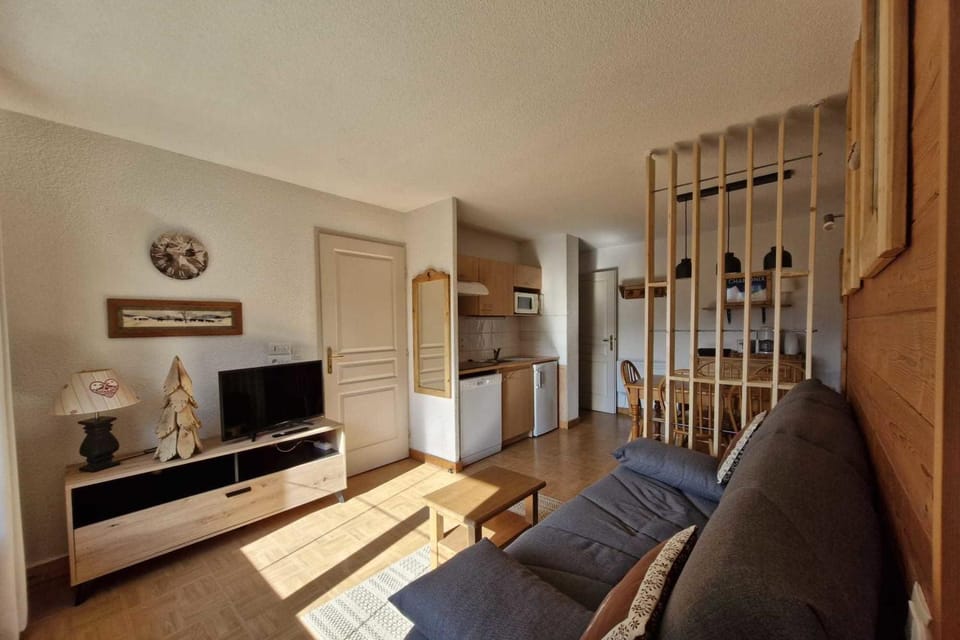 Cosy apartment with balcony and mountain view Apartment in Haute-Savoie