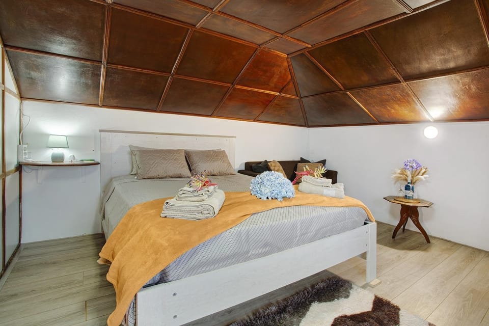 Property building, Living room, Bedroom