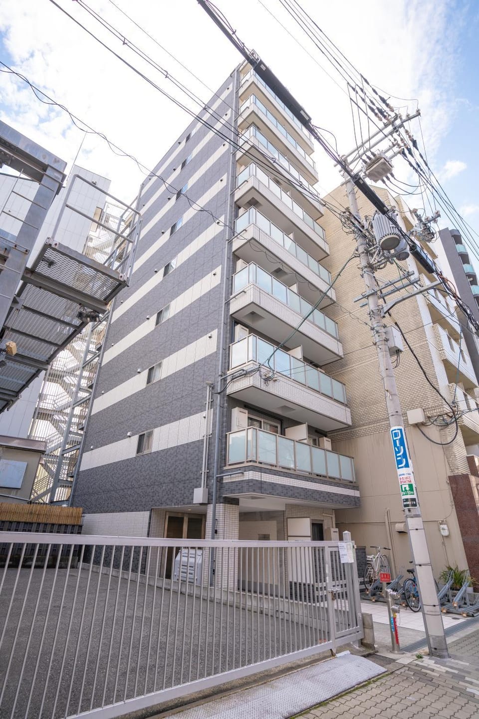 Property building, Day, Location