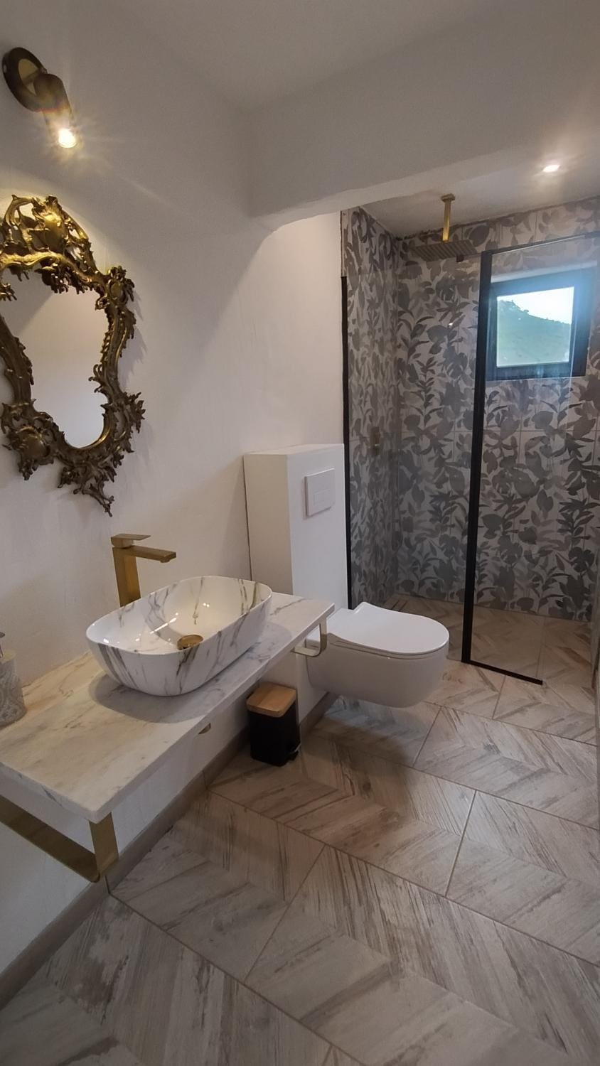 Shower, Toilet, Bathroom
