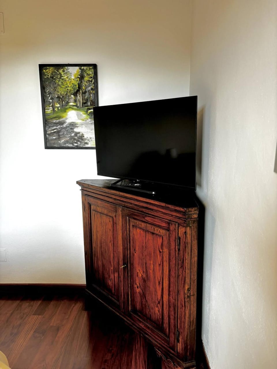 TV and multimedia, Decorative detail, Bedroom