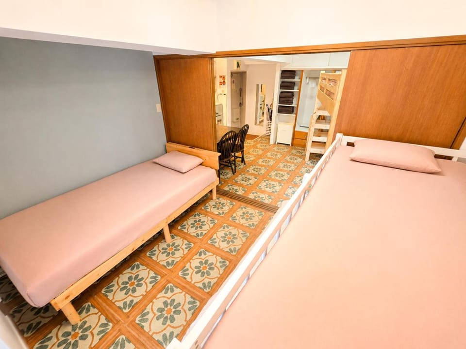 Bed, bunk bed