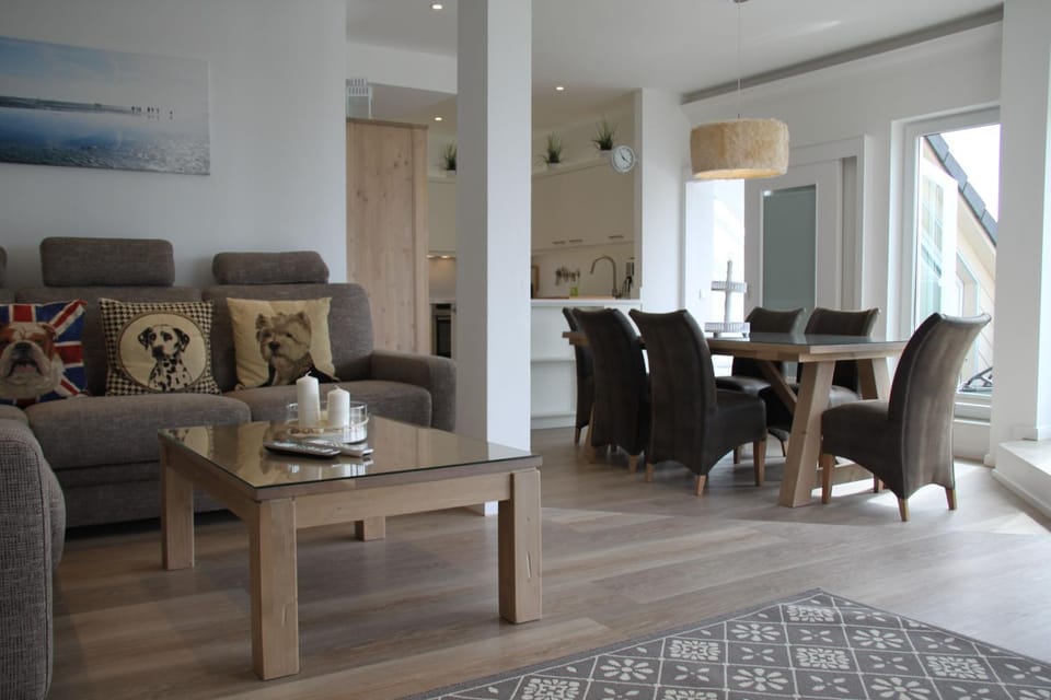 Living room, Seating area, Dining area