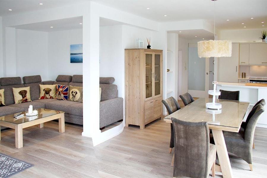 Living room, Seating area, Dining area