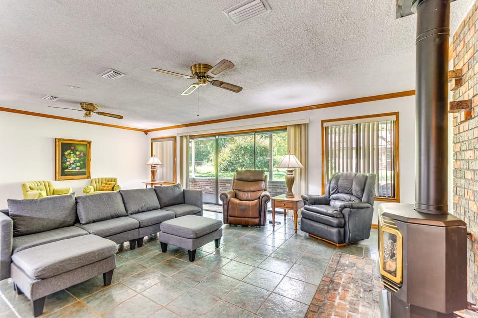 Pensacola Home ~ 13 Mi to Perdido Bay! House in Alabama