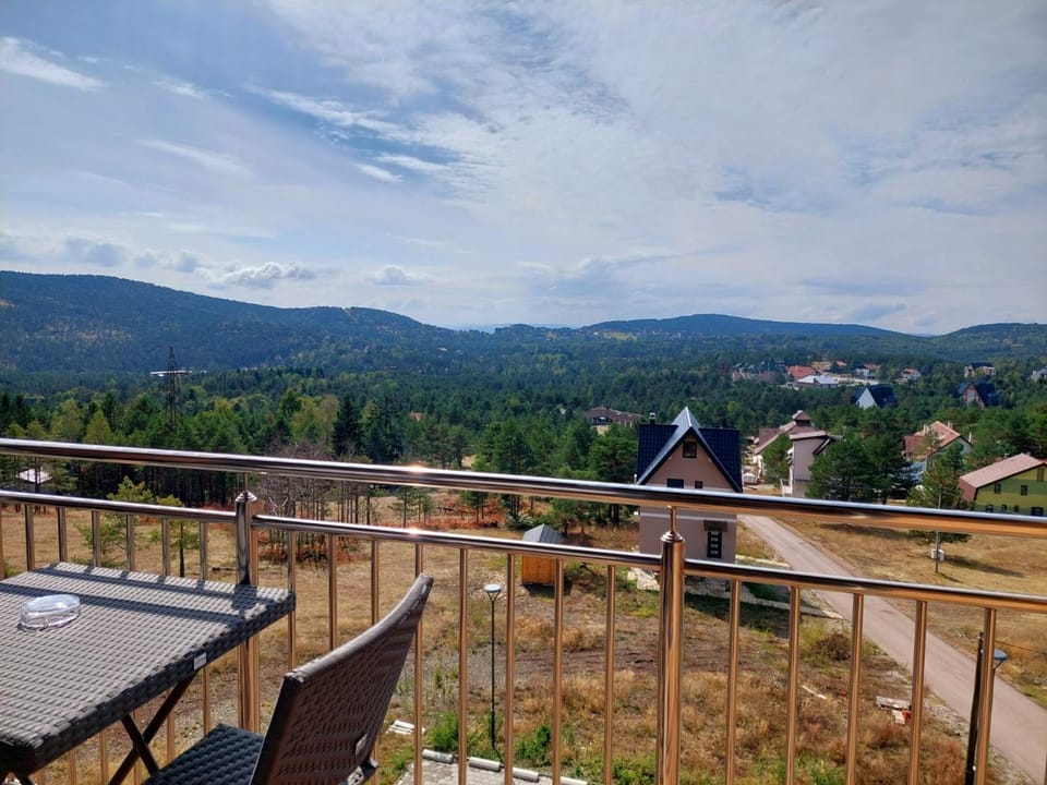 Apartmani DIVČI Tron 9 Apartment in Zlatibor District, Serbia