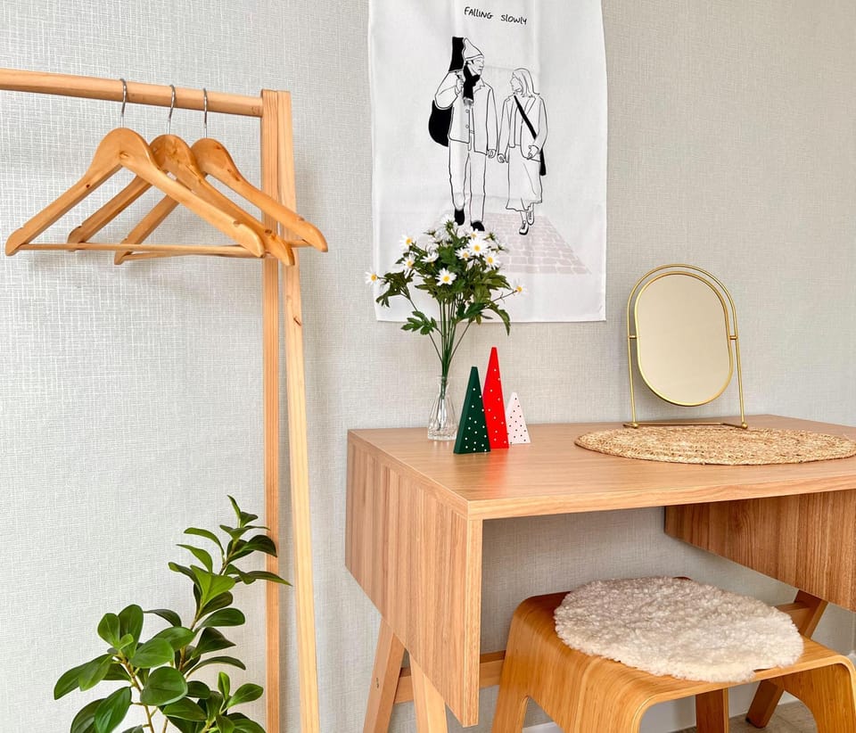 Seating area, wardrobe