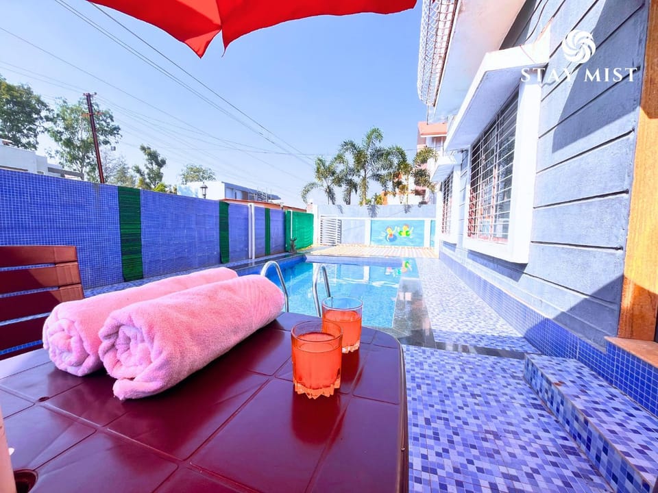 StayMist - Aegis Poolside Villa Villa in Maharashtra