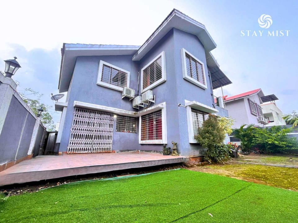 StayMist - Aegis Poolside Villa Villa in Maharashtra