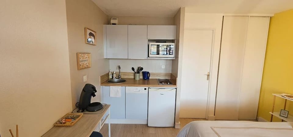 Lemon house location with view Apartment in Cogolin