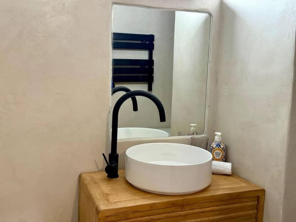 Lemon house location with view Apartment in Cogolin