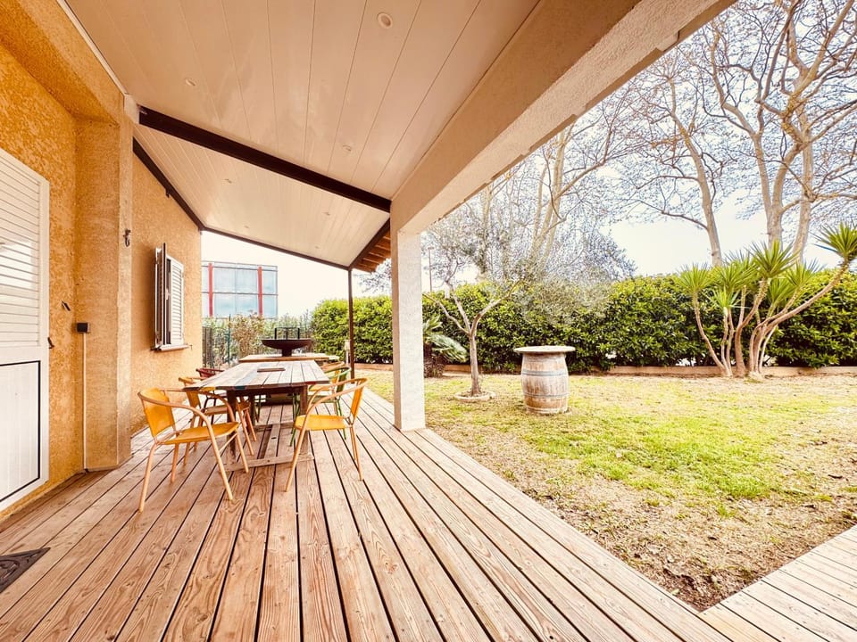 Patio, Day, Garden, View (from property/room), Balcony/Terrace, Dining area, Garden view