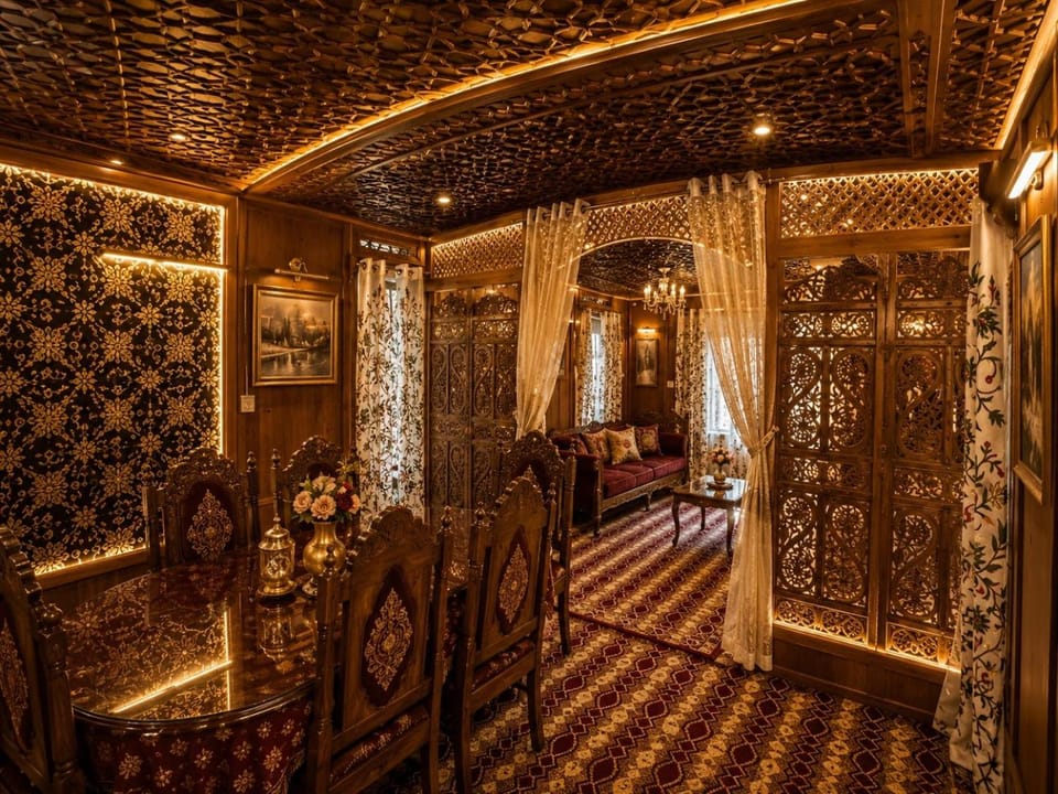 CASTLE GROUP OF HOUSEBOATs Hotel in India
