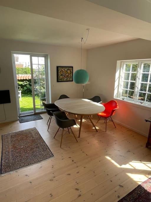 Smuk lejlighed med sundkig lige ved stranden Apartment in Zealand
