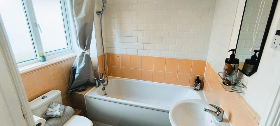 Shower, Toilet, Bathroom, Bath