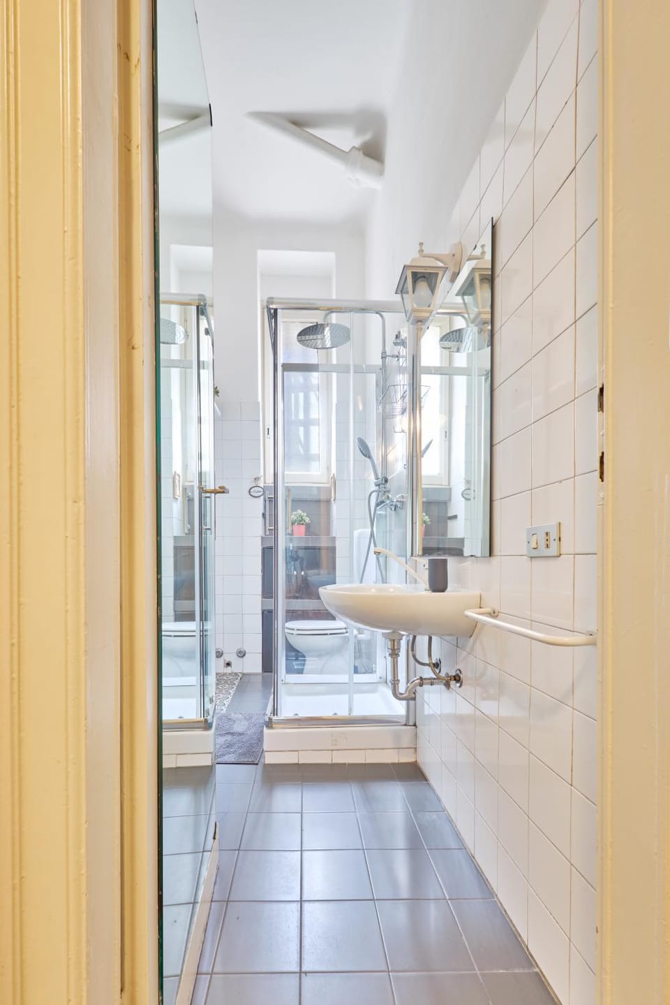 Classic Commenda - Porta Romana - 150 meters from Mangiagalli Apartment in Milan