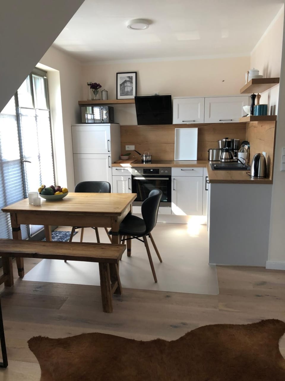 Coffee/tea facilities, Kitchen or kitchenette, Dining area, toaster