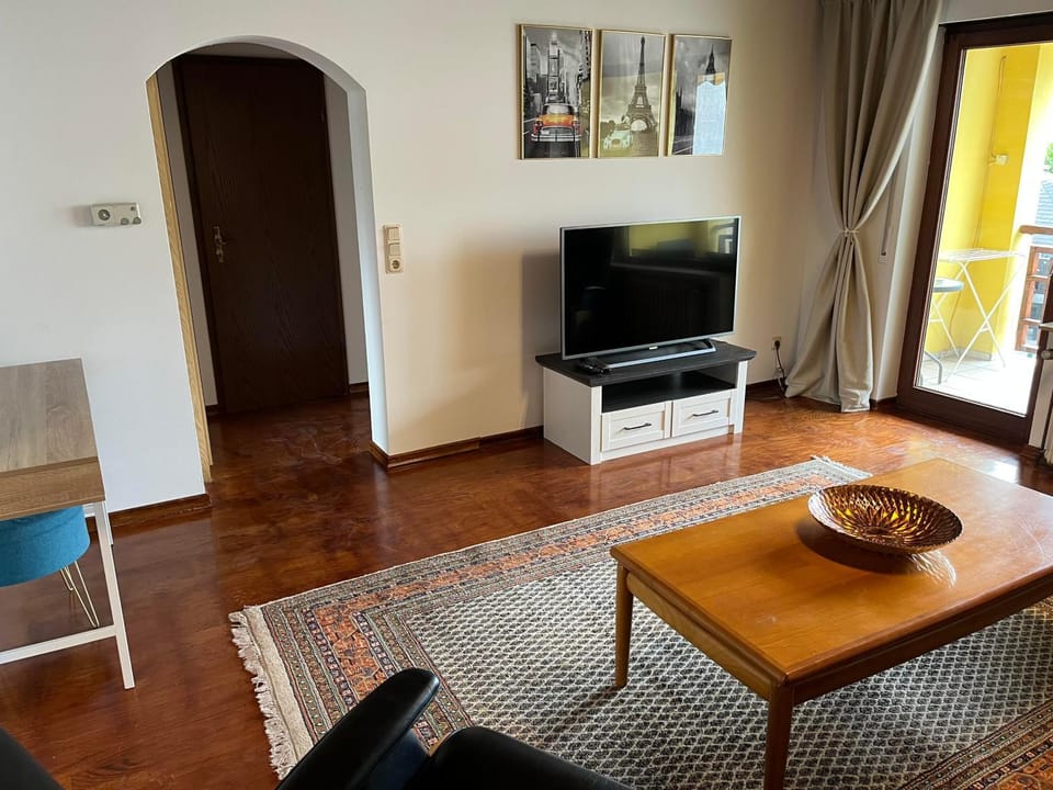 Communal lounge/ TV room, TV and multimedia