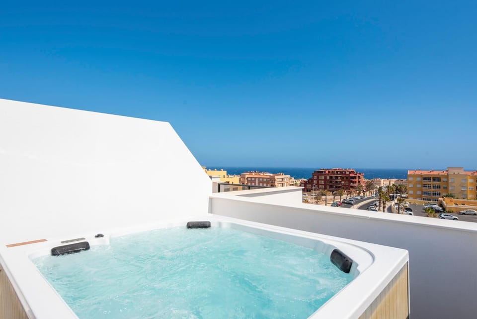 Hot Tub, Hot Tub, Sea view