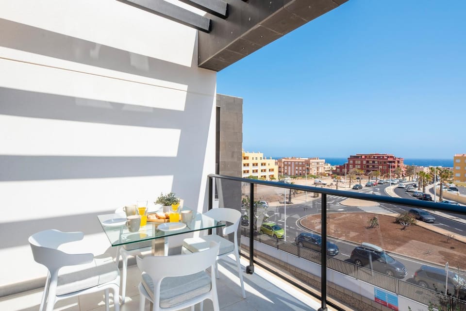 Balcony/Terrace, Dining area, City view, Sea view