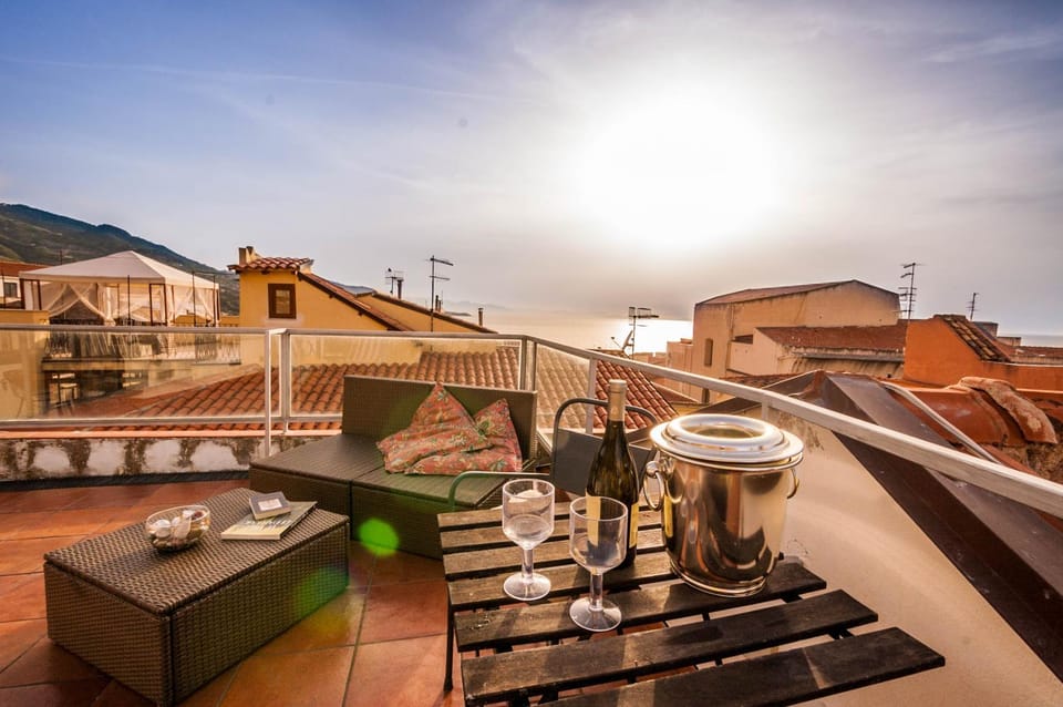 Balcony/Terrace, City view, Landmark view, Sea view