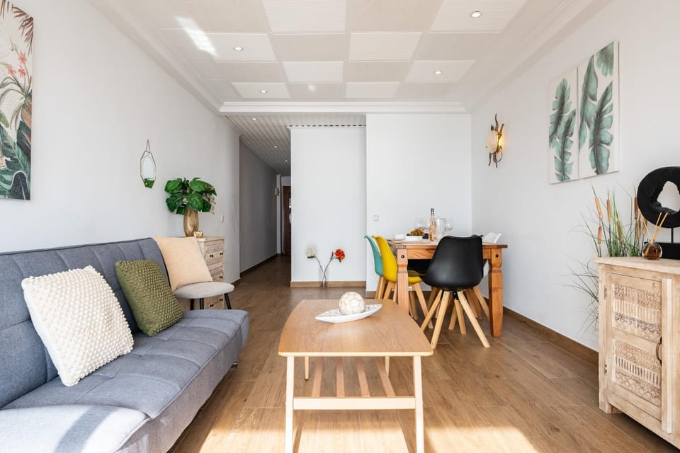 Living room, Dining area, air conditioner