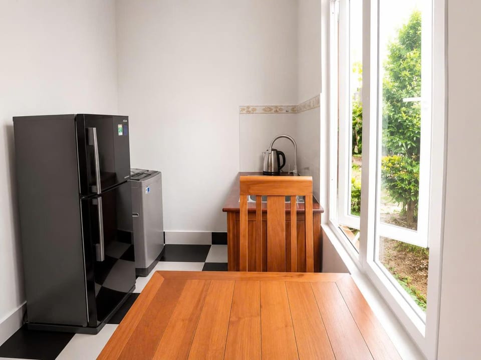 Kitchen or kitchenette, kitchen