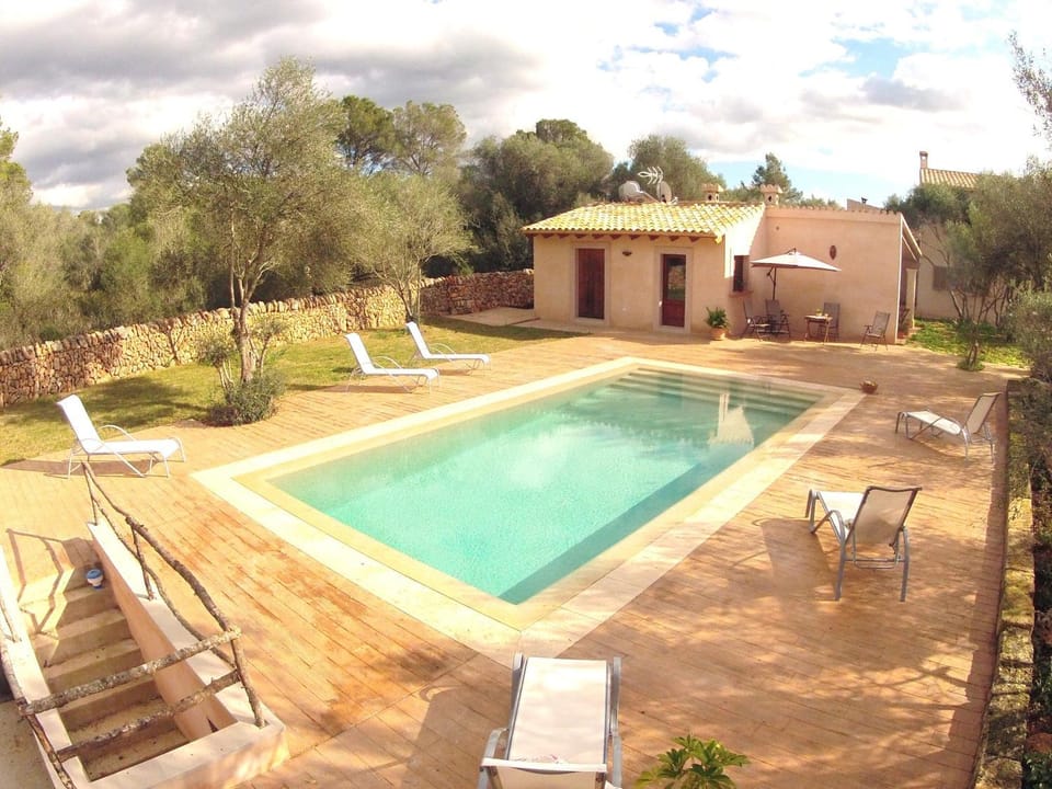 Day, Swimming pool