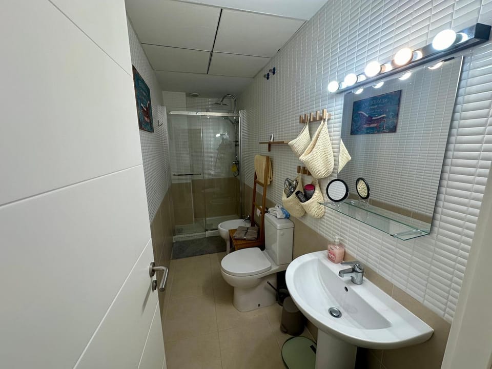 Bathroom, towels