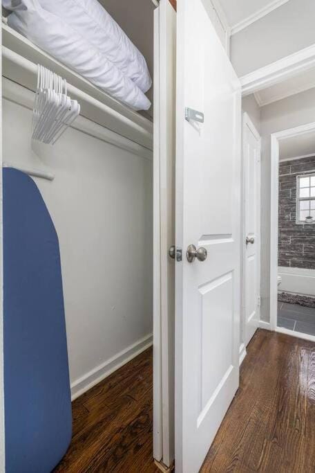 Queen Bed Apt in West Hartford Apartment in Hartford