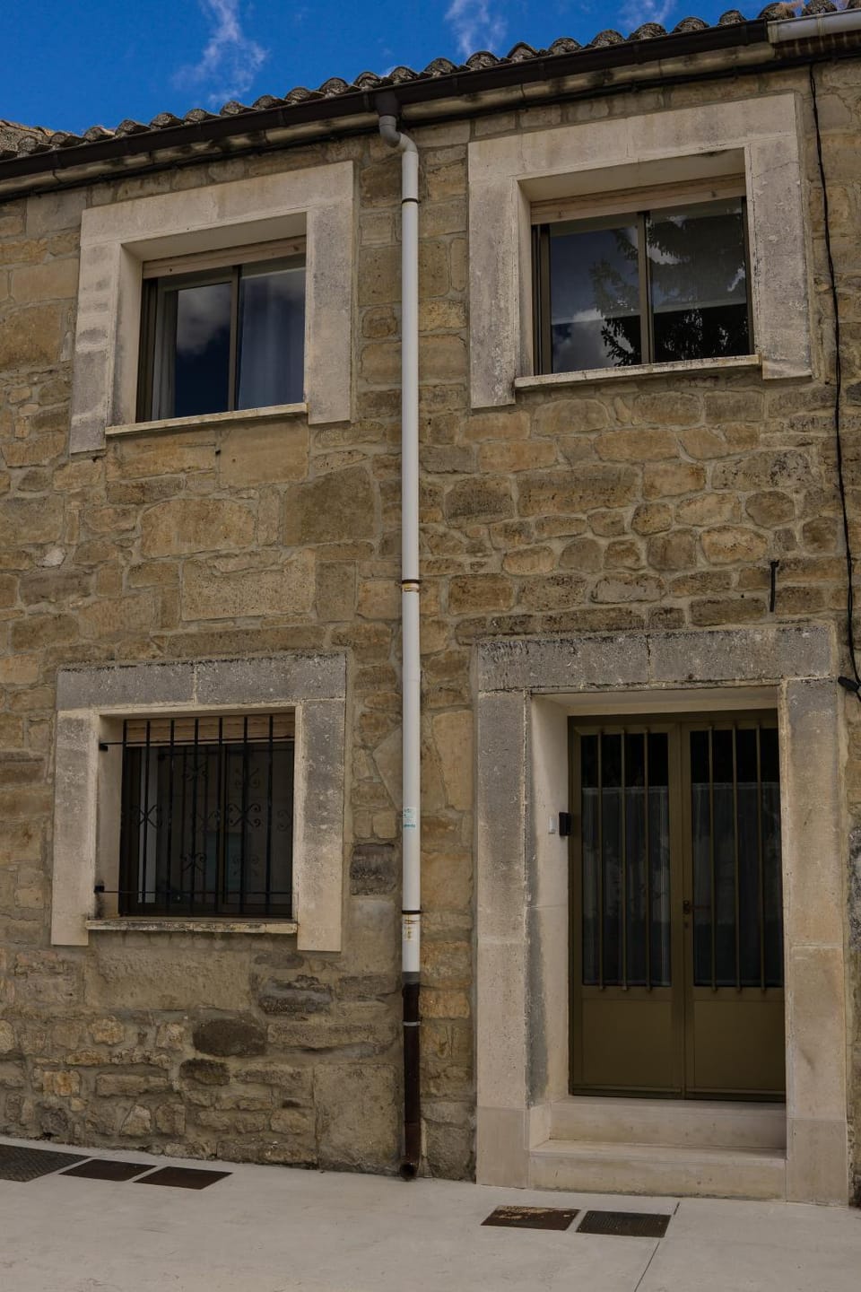 Property building, Communal lounge/ TV room, Facade/entrance, Off site, Neighbourhood, View (from property/room), Lobby or reception, Communal kitchen, Landmark view, Landmark view, Street view, Street view, Location, Public Bath, Quiet street view, Parking, heating, heating, internet, pet friendly, dryer