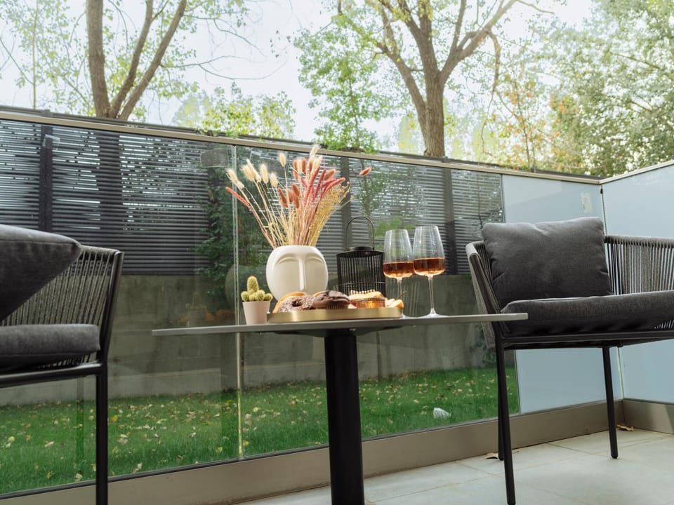 Garden, View (from property/room), Balcony/Terrace, Seating area, Dining area, Garden view
