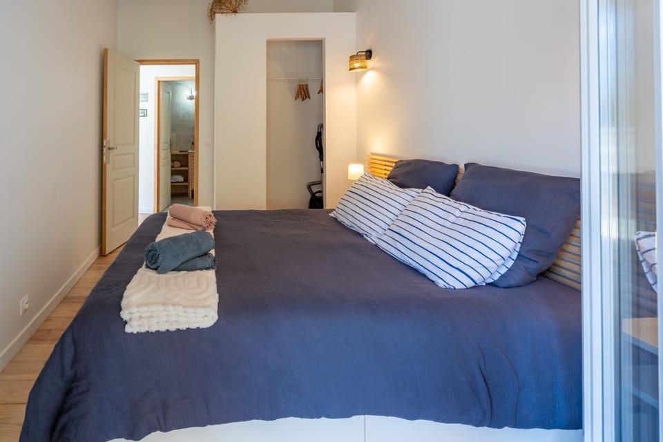 Living room, Bedroom
