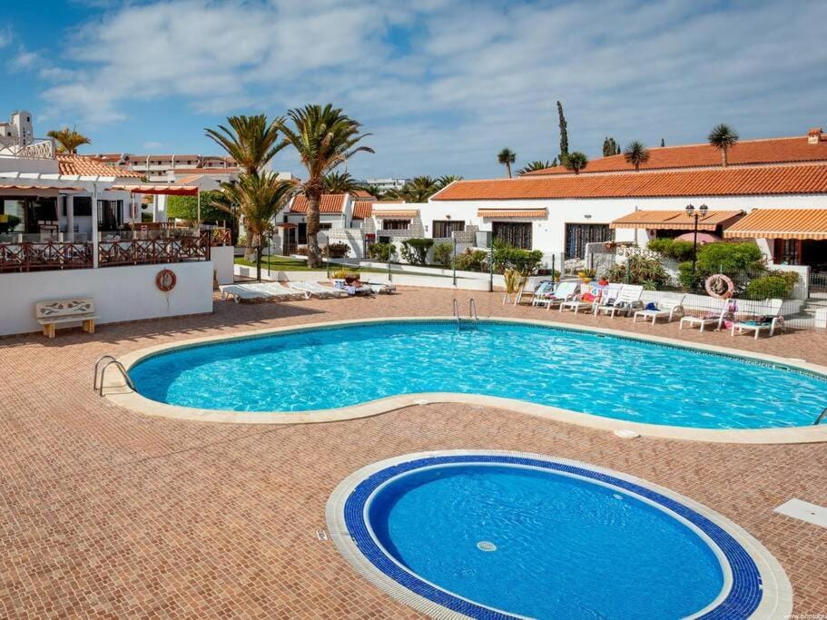 Property building, sunbed
