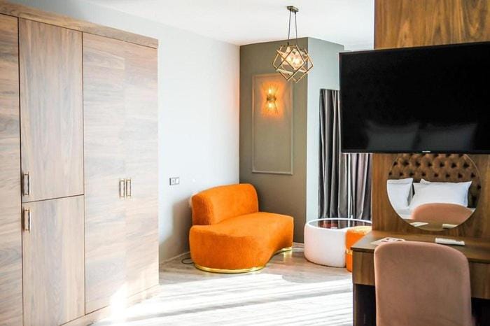 TV and multimedia, Living room, Seating area, wardrobe