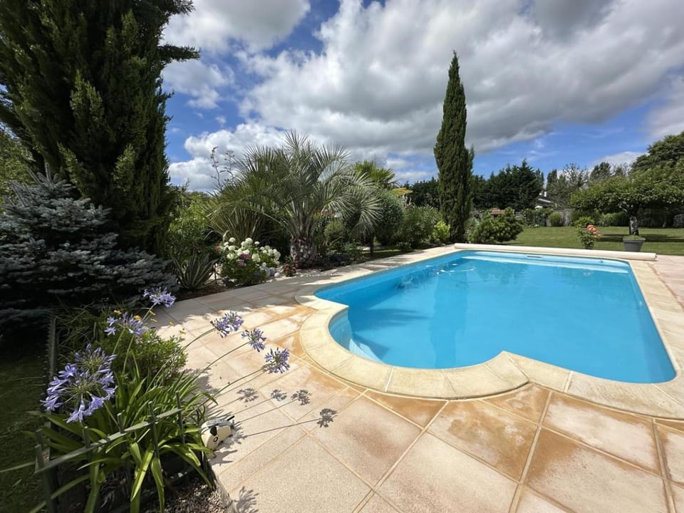 Larchet House in Nouvelle-Aquitaine