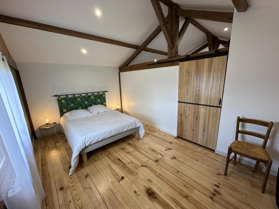 Larchet House in Nouvelle-Aquitaine