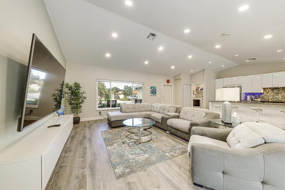2 Mi to Deerfield Beach: Home w/ Outdoor Oasis! House in Deerfield Beach