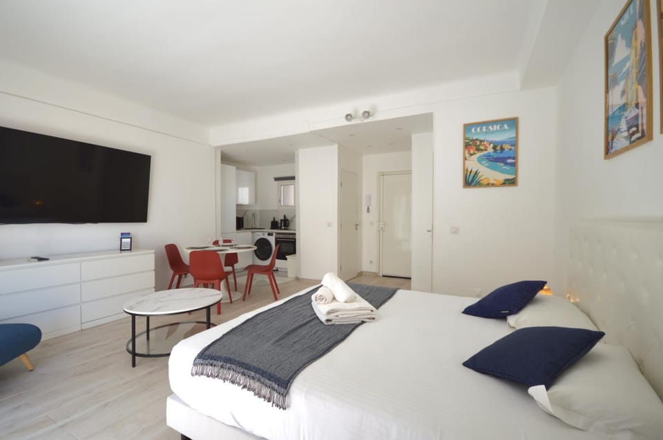 " Pasteur " CityCenter - Terrasse - Congres - VUE MER - Elégant Apartment in Cannes