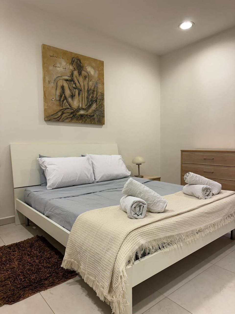 Bed, Bedroom, towels